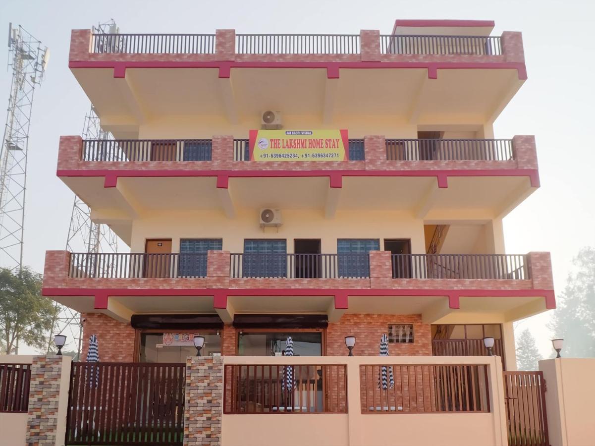 Oyo 84661 Lakshmi Home Stay Jhajra Exterior photo